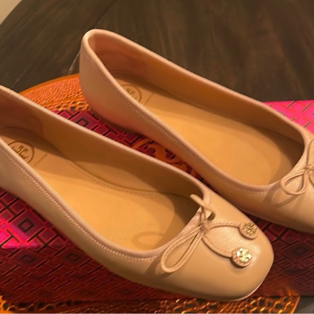 Tory Burch Flat Shoes